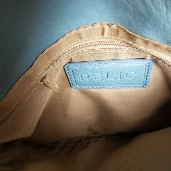 Relic Crossbody - Picture 4 of 6